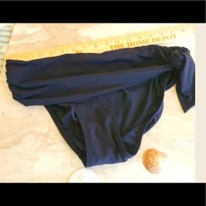 EUC flirty skirt bikini bottom. Cinched side & tie